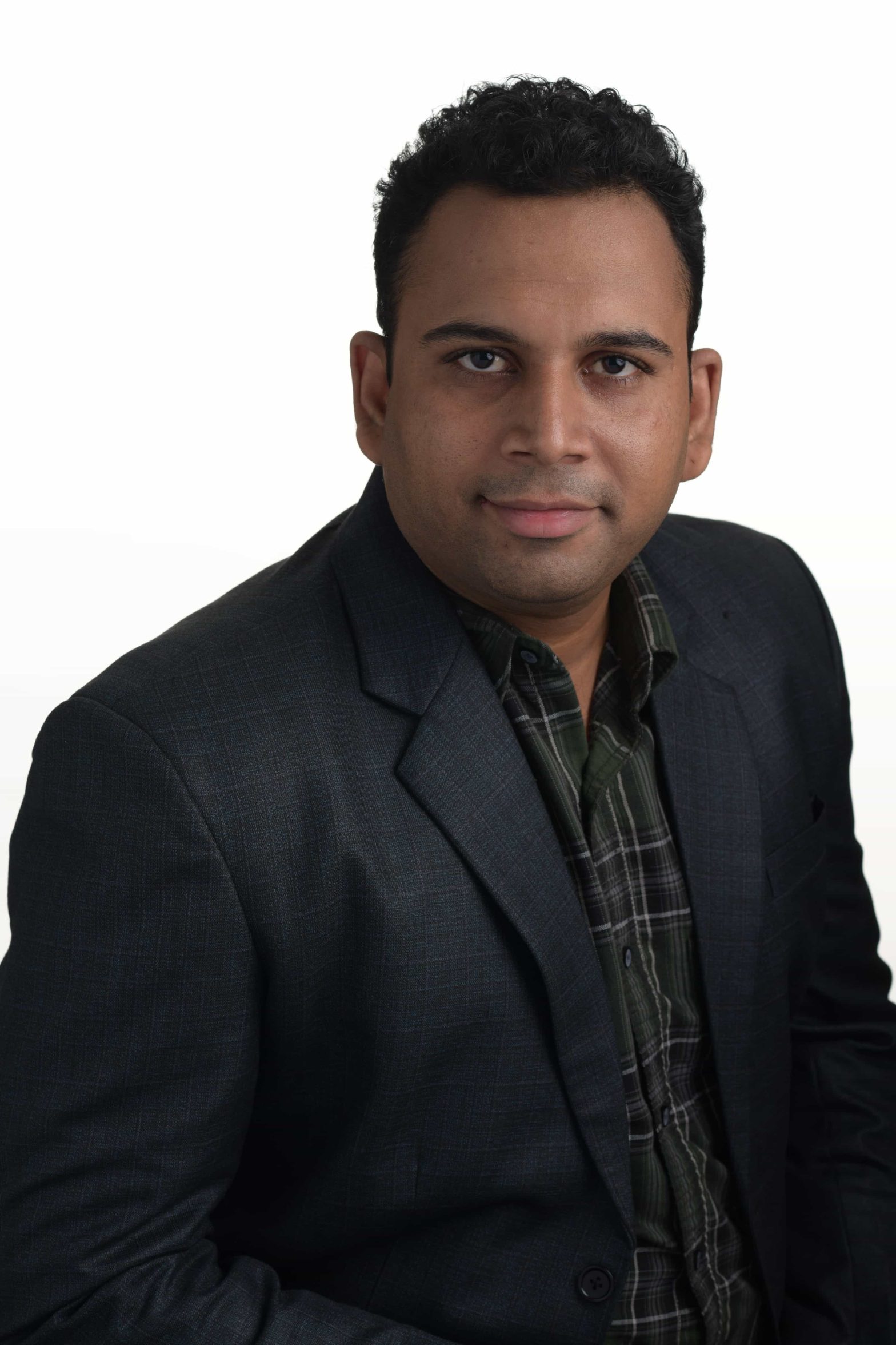 Dr Nikhil S Mane